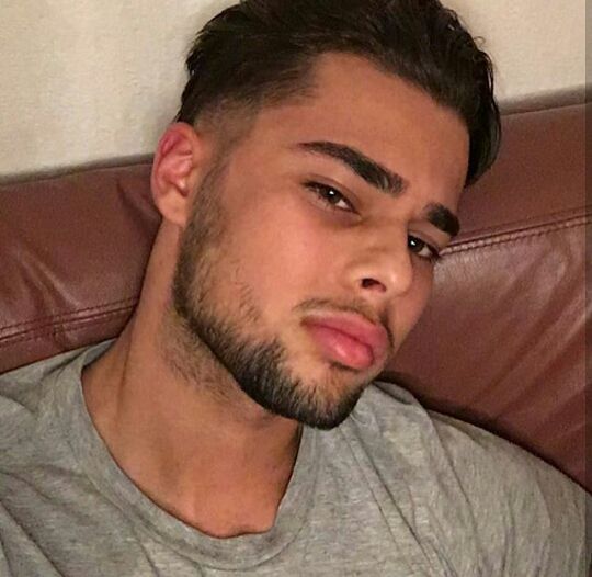 Profil von Carlu